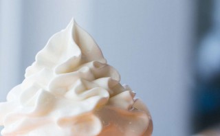 Cómo usar el sifón para montar nata